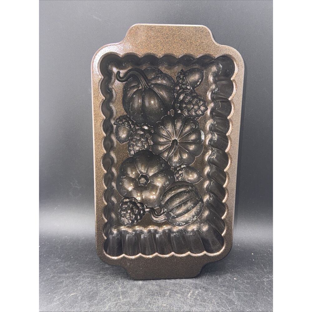 Nordic Ware Harvest Bounty Loaf Pan Cast Aluminum 6 Cup Pumpkin Bread Mold US - Picture 4 of 7
